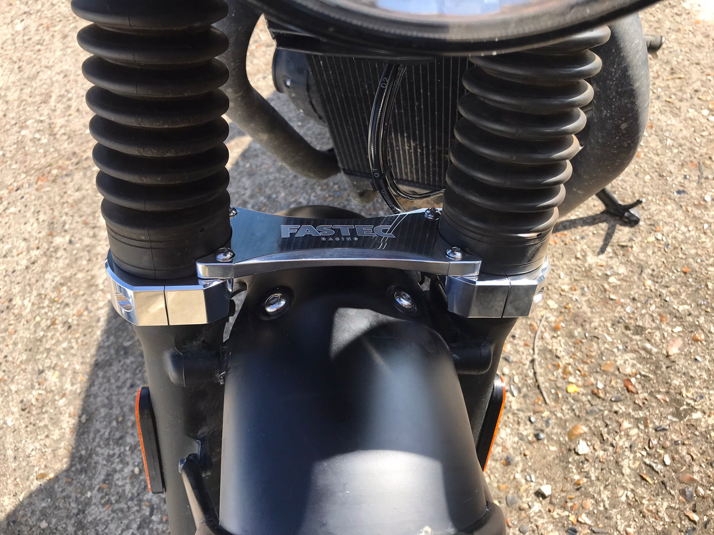 Triumph T100 Fork Brace